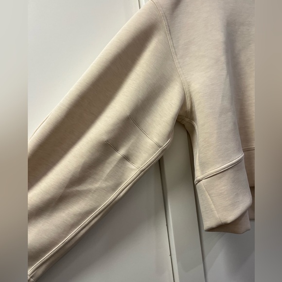 Lululemon - Picture 5 of 10